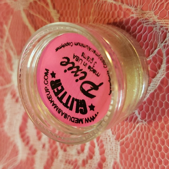 💙🌟🧚‍♀️PIXIE Medusa Makeup Glitter NWT - Picture 9 of 9